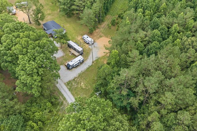 174 Grice Ln, Parsons, TN 38363