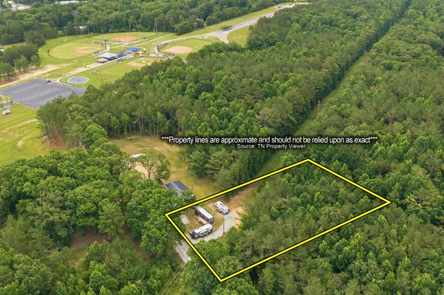174 Grice Ln, Parsons, TN 38363