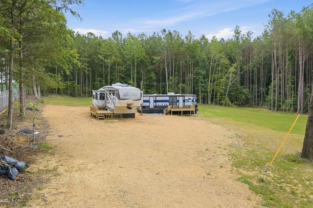 174 Grice Ln, Parsons, TN 38363