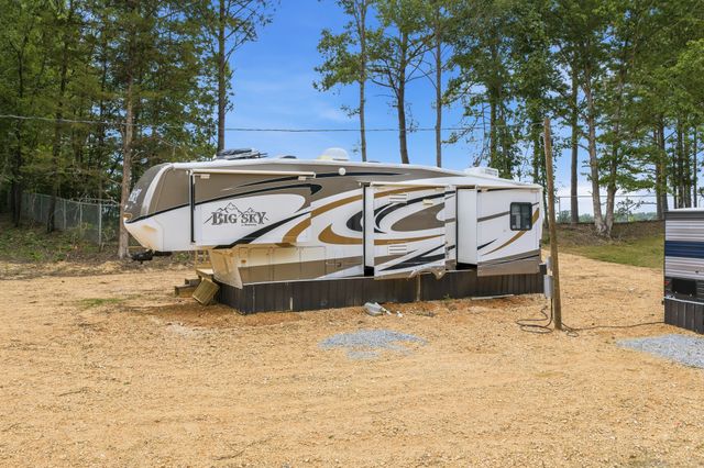 174 Grice Ln, Parsons, TN 38363