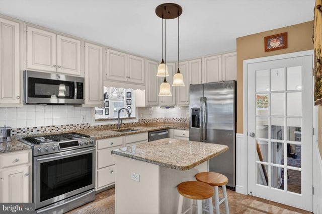 2225 E HELMS MNR, Upper Chichester, PA 19061