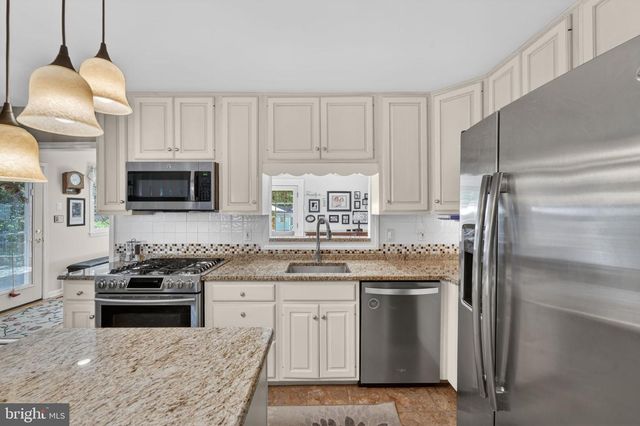 2225 E HELMS MNR, Upper Chichester, PA 19061