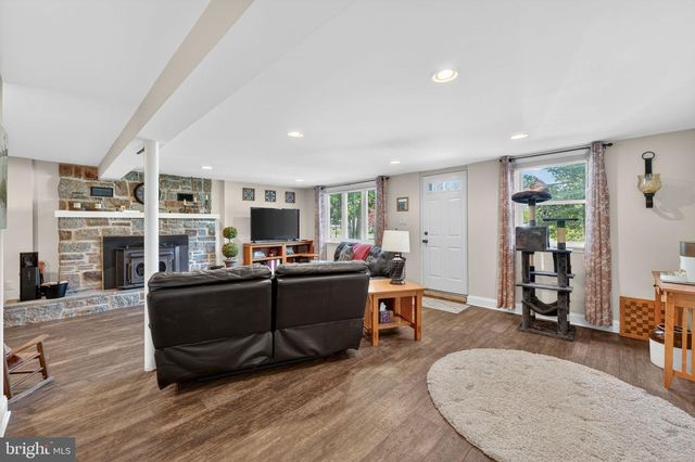 2225 E HELMS MNR, Upper Chichester, PA 19061