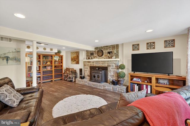 2225 E HELMS MNR, Upper Chichester, PA 19061