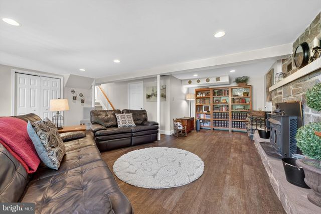 2225 E HELMS MNR, Upper Chichester, PA 19061