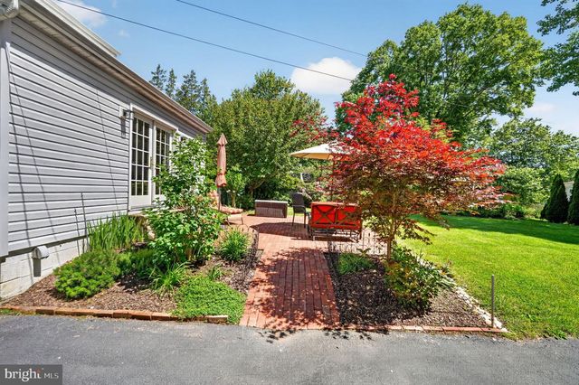 2225 E HELMS MNR, Upper Chichester, PA 19061