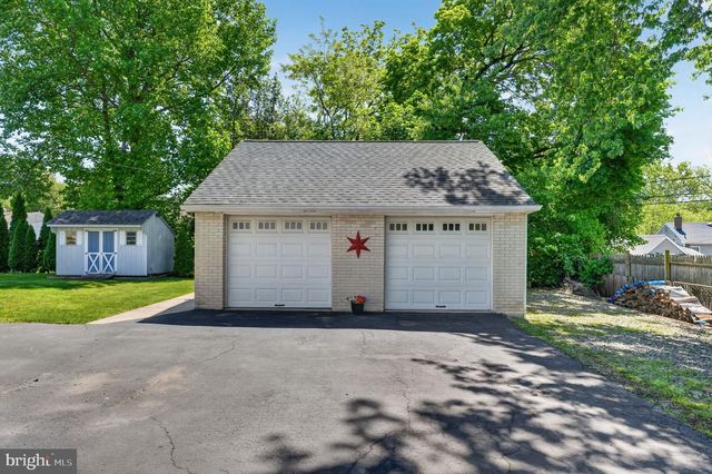 2225 E HELMS MNR, Upper Chichester, PA 19061