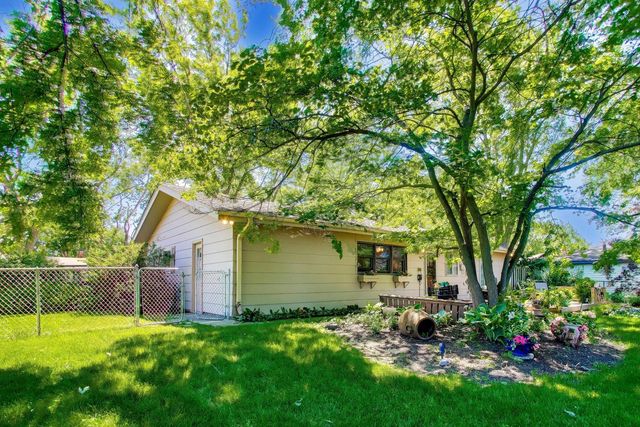 170 Westview Street, Hoffman Estates, IL 60169