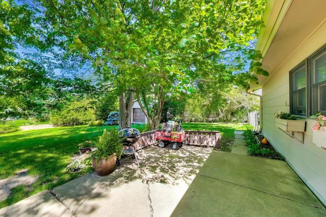 170 Westview Street, Hoffman Estates, IL 60169