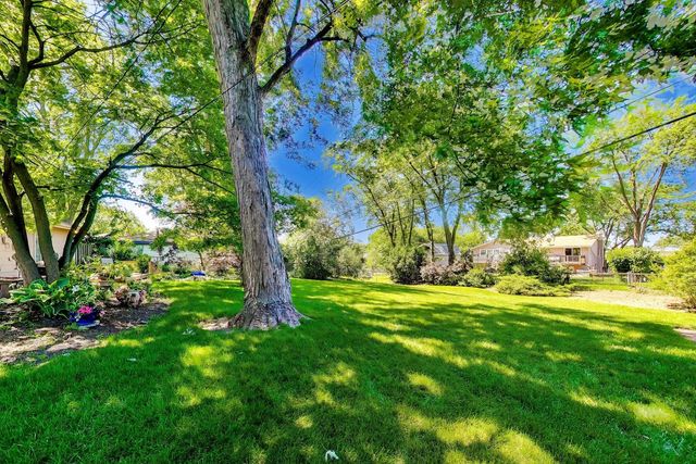 170 Westview Street, Hoffman Estates, IL 60169