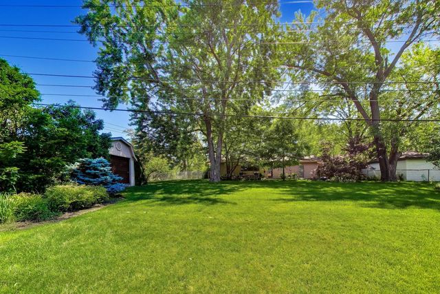 170 Westview Street, Hoffman Estates, IL 60169