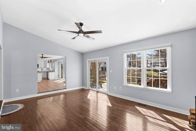 105 COUNTRY ROAD, Potomac Falls, VA 20165