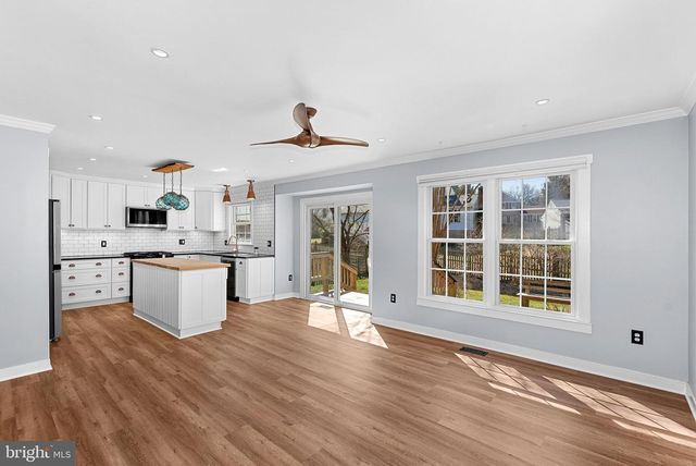 105 COUNTRY ROAD, Potomac Falls, VA 20165