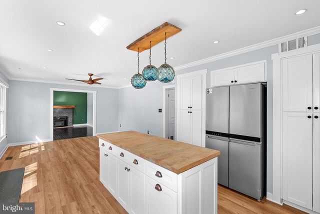 105 COUNTRY ROAD, Potomac Falls, VA 20165