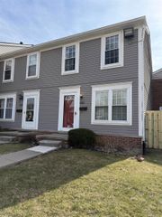 36310 Park Place Drive, Sterling Heights, MI 48310