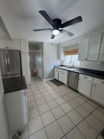 639 Quincy Shore Dr, Quincy, MA 02170