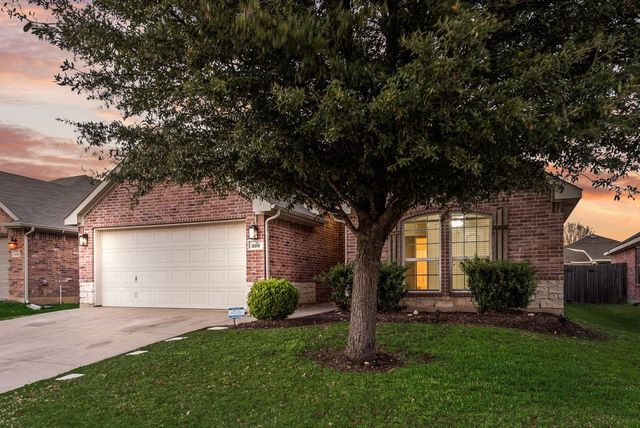 500 Crescent Creek Lane, Fort Worth, TX 76140