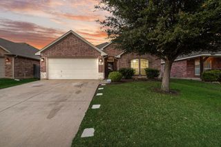 500 Crescent Creek Lane, Fort Worth, TX 76140