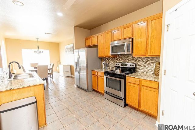 23898 Sandlewood Ct, Denham Springs, LA 70726