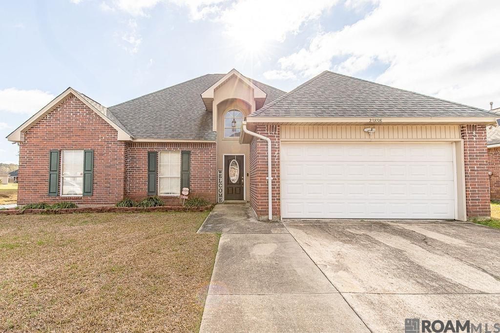 23898 Sandlewood Ct, Denham Springs, LA 70726