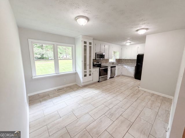 5552 Pine Street, Lula, GA 30554