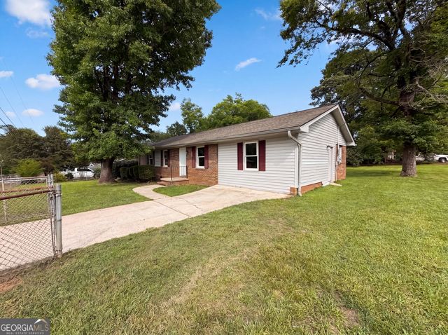 5552 Pine Street, Lula, GA 30554