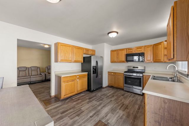 1917 N Hickory Street, Crest Hill, IL 60403