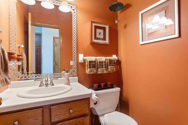 2437 Matterhorn Drive E, Maplewood, MN 55119