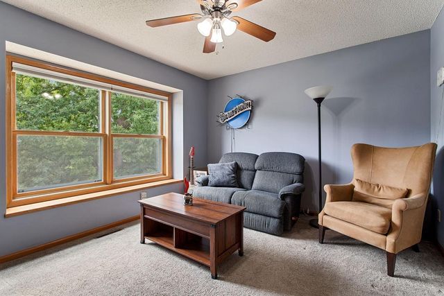 2437 Matterhorn Drive E, Maplewood, MN 55119