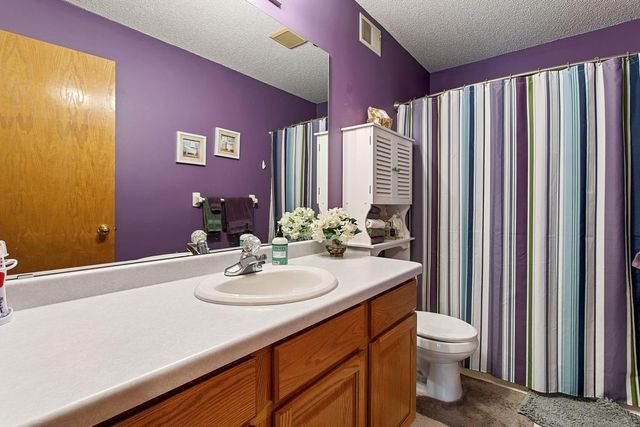 2437 Matterhorn Drive E, Maplewood, MN 55119
