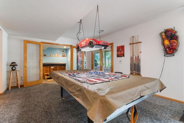 2437 Matterhorn Drive E, Maplewood, MN 55119