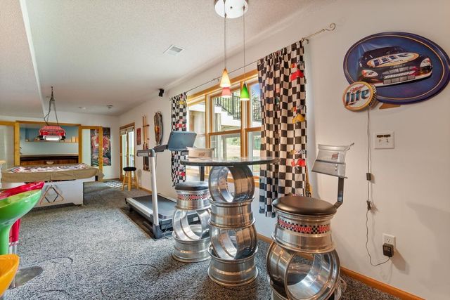 2437 Matterhorn Drive E, Maplewood, MN 55119