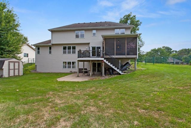 2437 Matterhorn Drive E, Maplewood, MN 55119