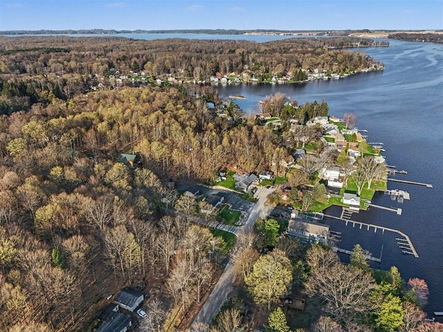 5989 Barnhart Road, Ludington, MI 49431