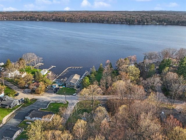 5989 Barnhart Road, Ludington, MI 49431