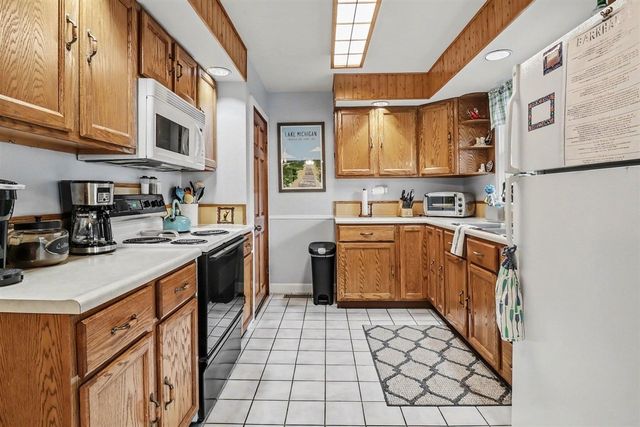 5989 Barnhart Road, Ludington, MI 49431