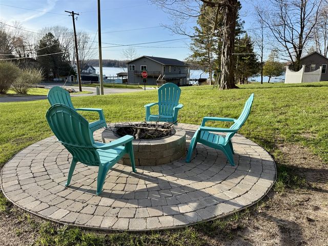 5989 Barnhart Road, Ludington, MI 49431