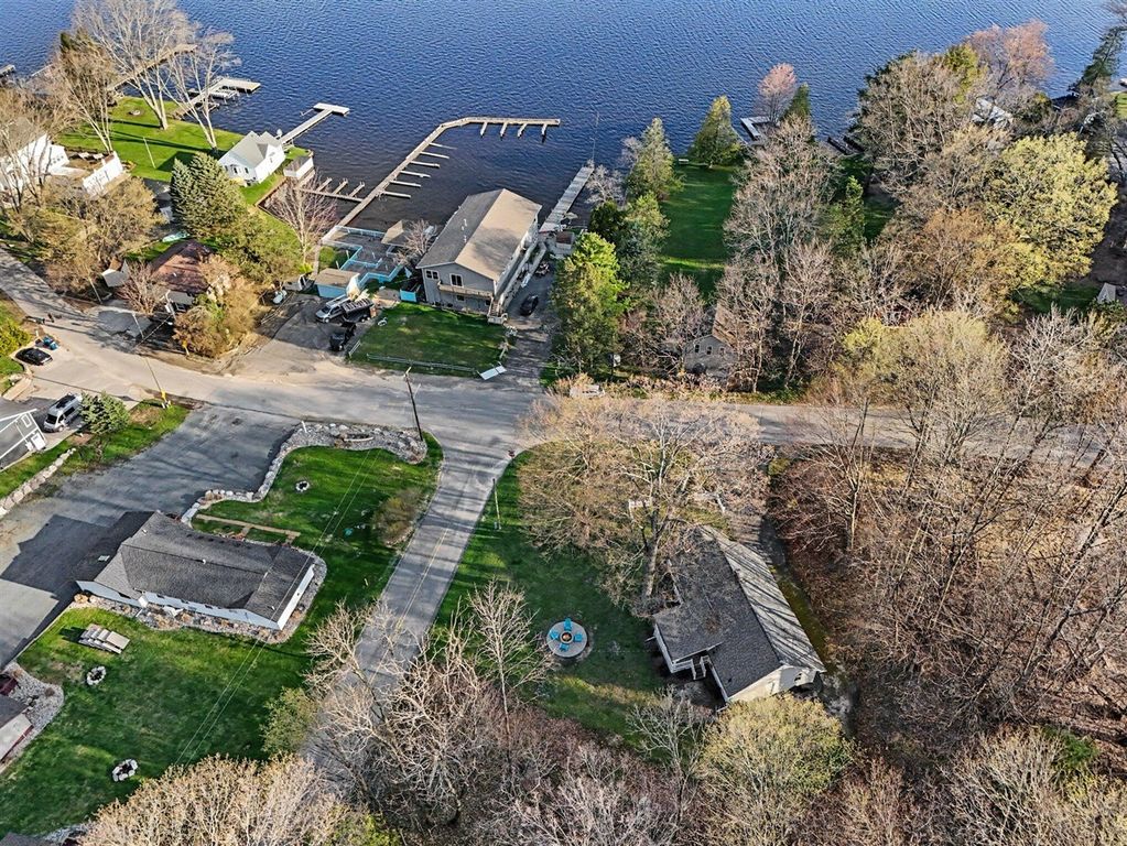 5989 Barnhart Road, Ludington, MI 49431