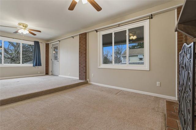 299 Hansen Ave, Ellwood City, PA 16117