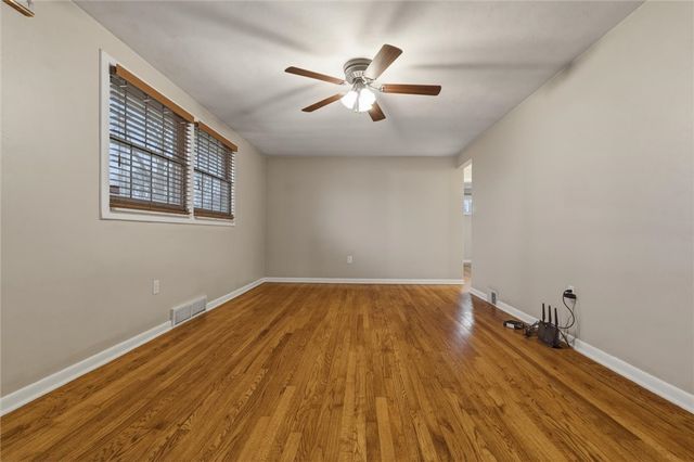 299 Hansen Ave, Ellwood City, PA 16117