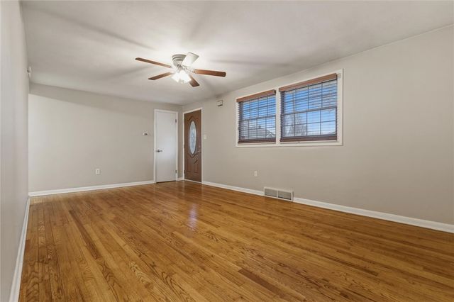 299 Hansen Ave, Ellwood City, PA 16117