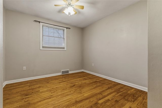 299 Hansen Ave, Ellwood City, PA 16117