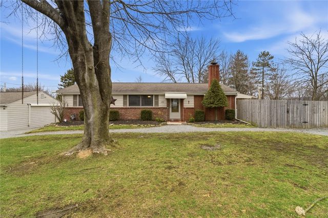 299 Hansen Ave, Ellwood City, PA 16117