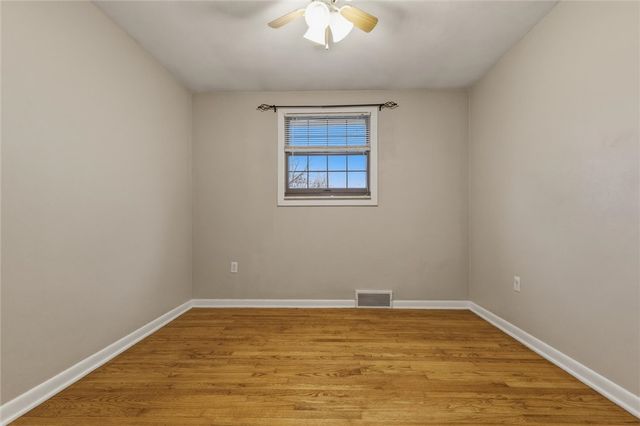 299 Hansen Ave, Ellwood City, PA 16117