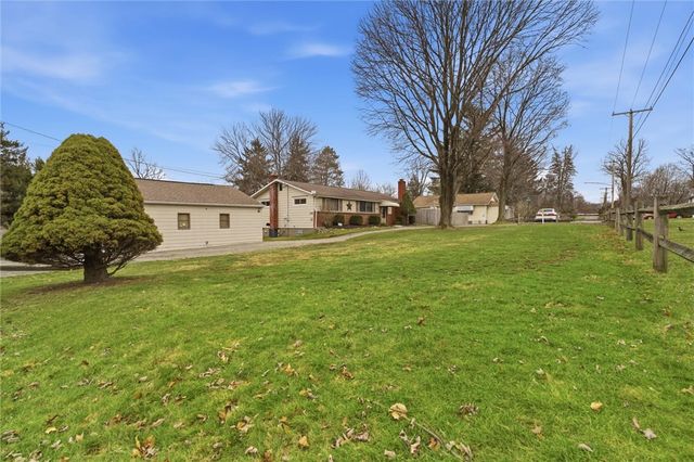 299 Hansen Ave, Ellwood City, PA 16117