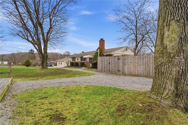 299 Hansen Ave, Ellwood City, PA 16117