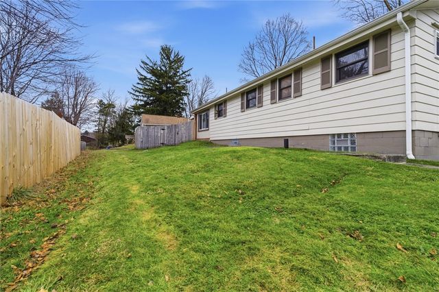 299 Hansen Ave, Ellwood City, PA 16117