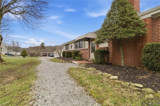 299 Hansen Ave, Ellwood City, PA 16117