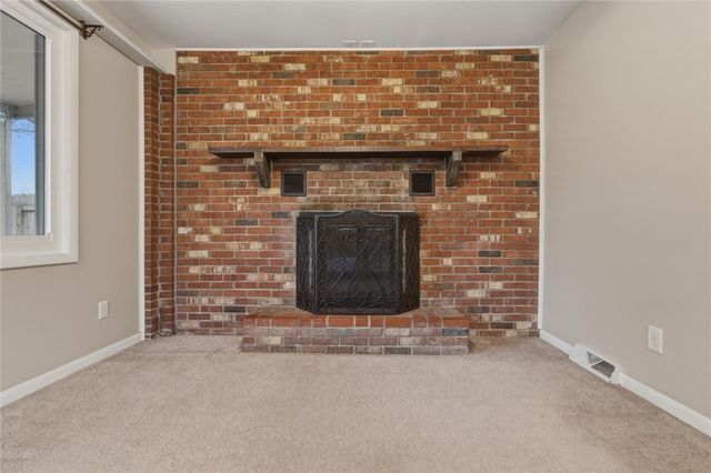 299 Hansen Ave, Ellwood City, PA 16117