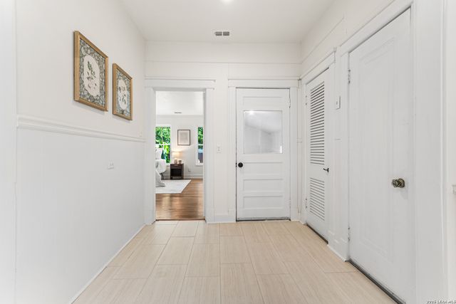 1822 W Magnolia, San Antonio, TX 78201